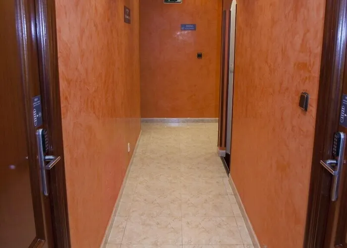 Artxanda Bilbao, Parking Gratuito En El Exterior Junto Al (adults Only) Hotel Bilbau