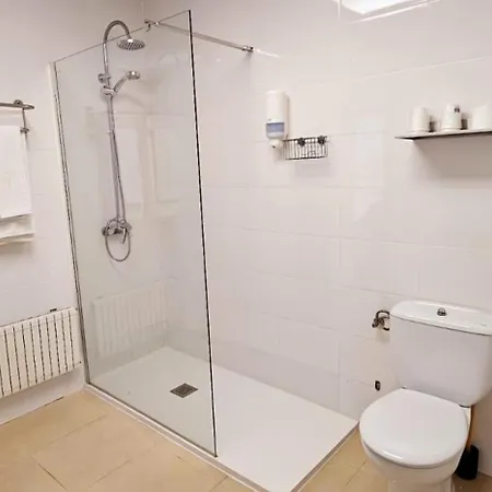 Artxanda Bilbao, Parking Gratuito En El Exterior Junto Al (adults Only) בילבאו