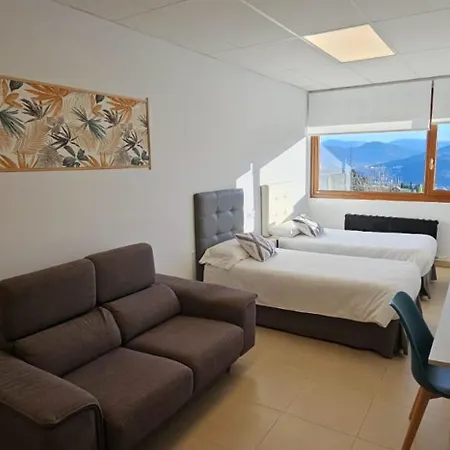 Artxanda Bilbao, Parking Gratuito En El Exterior Junto Al (adults Only) فندق