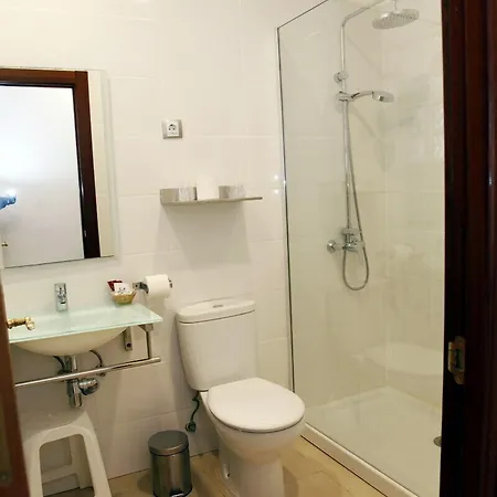 Artxanda Bilbao, Parking Gratuito En El Exterior Junto Al Hotel, (adults Only)