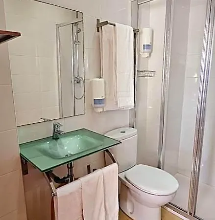Artxanda Bilbao, Parking Gratuito En El Exterior Junto Al (adults Only) Hotel *