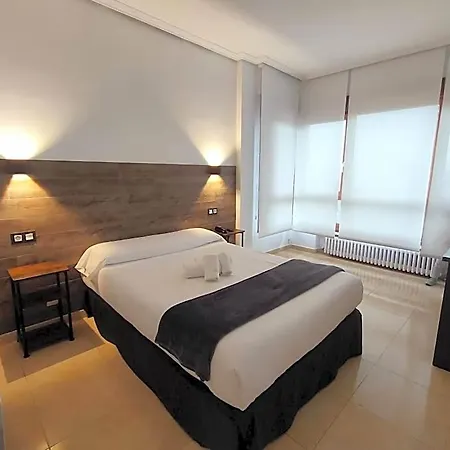 Hotel Artxanda Bilbao, Parking Gratuito En El Exterior Junto Al (adults Only) *