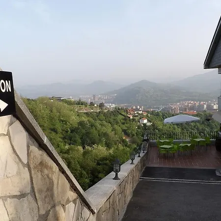 Artxanda Bilbao, Parking Gratuito En El Exterior Junto Al (adults Only) מלון *