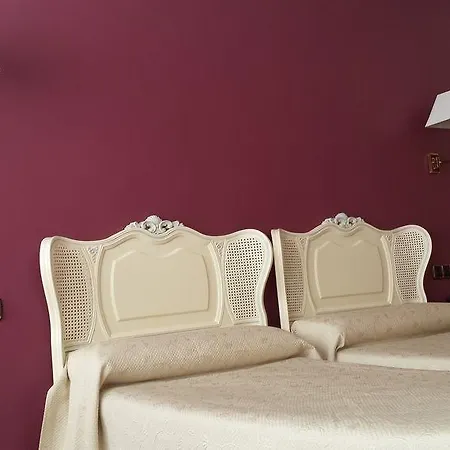 Artxanda Bilbao, Parking Gratuito En El Exterior Junto Al (adults Only) מלון בילבאו