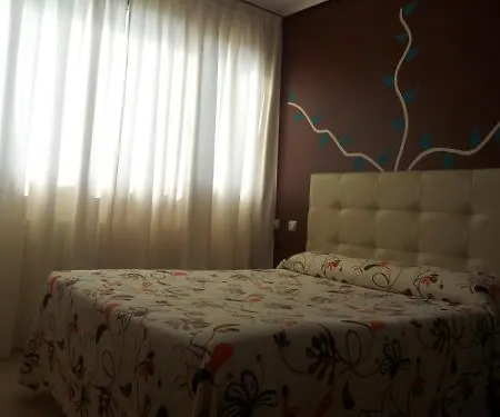 Artxanda Bilbao, Parking Gratuito En El Exterior Junto Al (adults Only) מלון