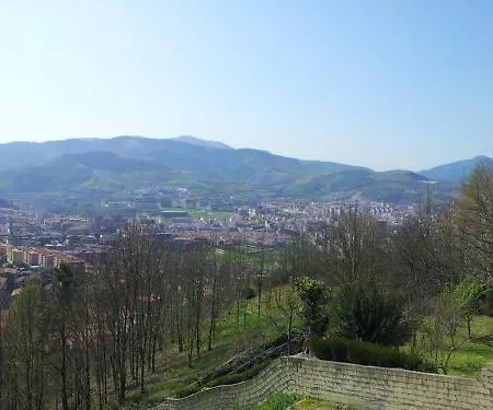 Artxanda Bilbao, Parking Gratuito En El Exterior Junto Al Hotel, (adults Only)