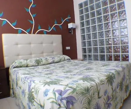 מלון Artxanda Bilbao, Parking Gratuito En El Exterior Junto Al (adults Only) *