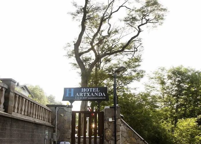 Hotel Artxanda Bilbao, Parking Gratuito En El Exterior Junto Al Hotel (Adults Only) *