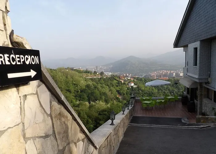 Hotel Artxanda Bilbao, Parking Gratuito En El Exterior Junto Al Hotel (Adults Only) Hotel *