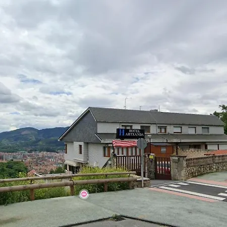 Отель Artxanda Bilbao, Parking Gratuito En El Exterior Junto Al (adults Only)